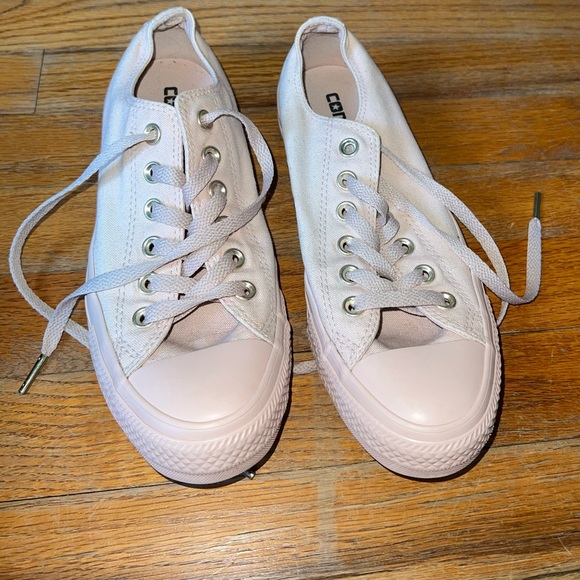 Light pink Converse - Picture 3 of 6